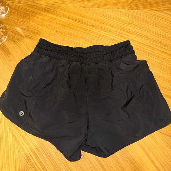 Lululemon Tracker Short 4” Size 4 - Picture 3 of 7